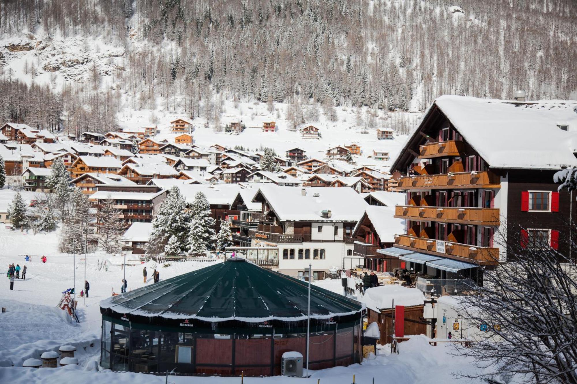 Hotel The Larix Ski-In Ski-Out Зас-Фе Экстерьер фото